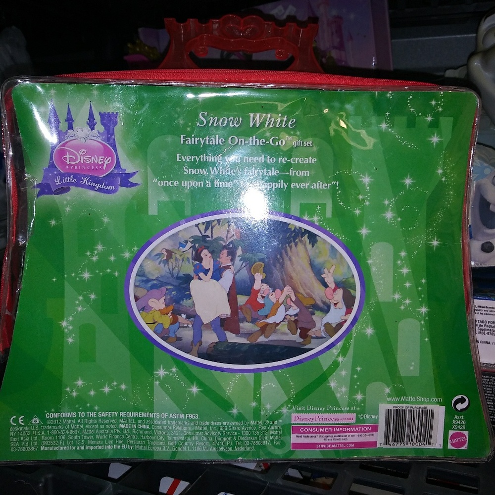 NWT Snow White play set - Picture 2 of 2
